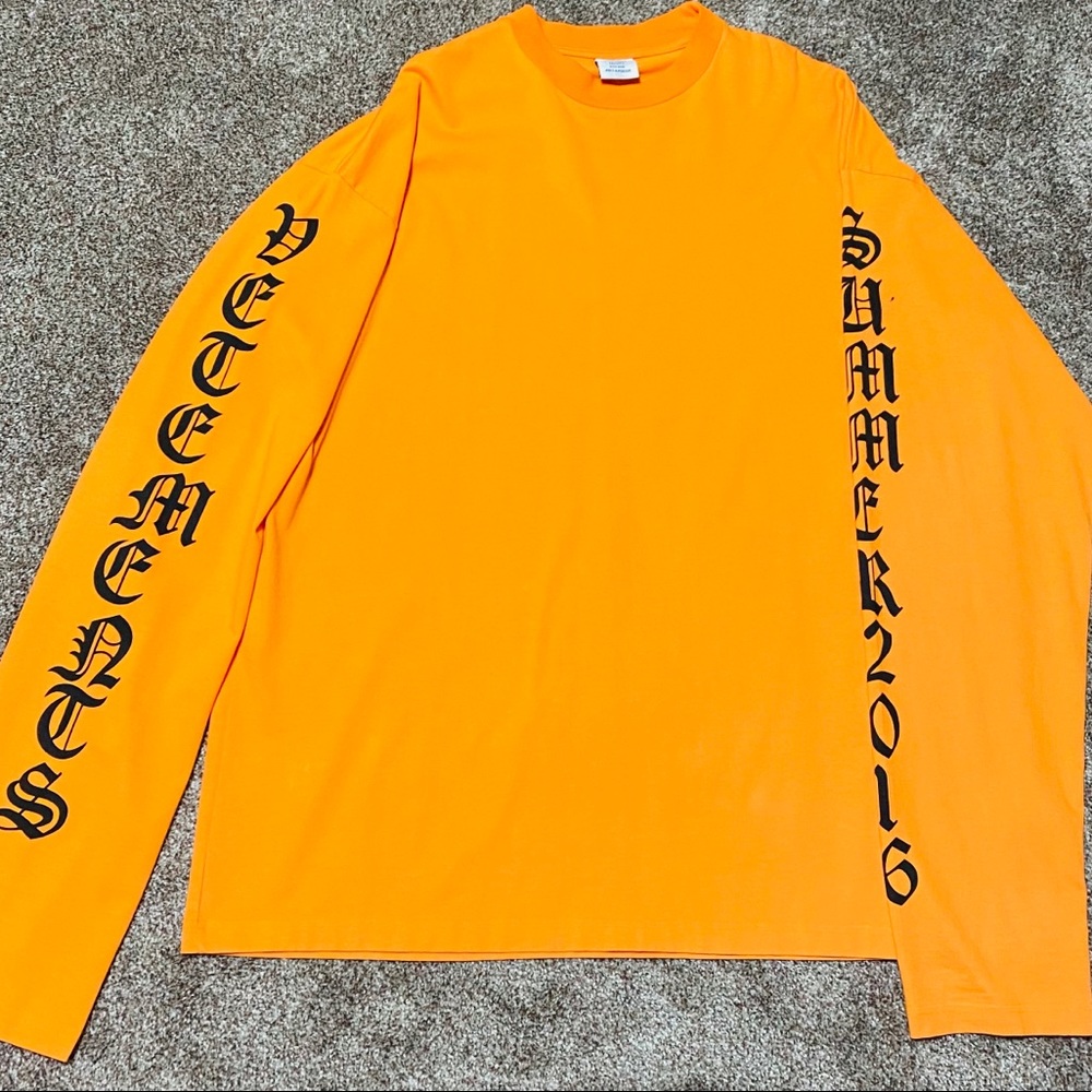 Vetements Gothic Long Sleeve